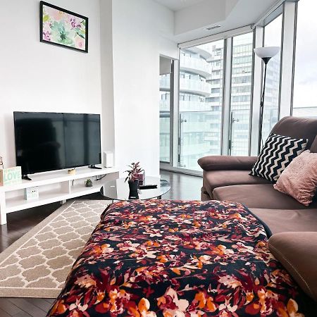 Luxury 2 Bedrooms With Lakeview Cn Tower Entertainment District Rogers Centre Toronto Zewnętrze zdjęcie