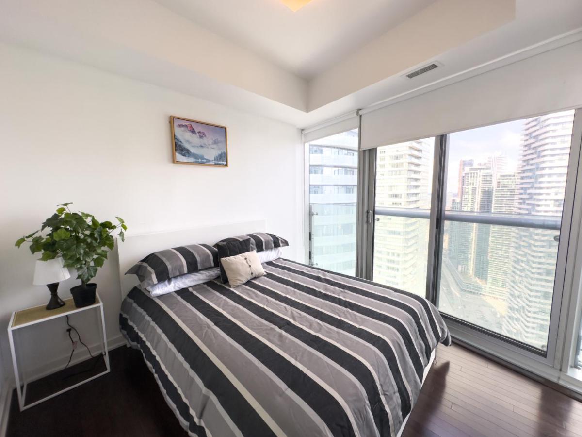 Luxury 2 Bedrooms With Lakeview Cn Tower Entertainment District Rogers Centre Toronto Zewnętrze zdjęcie
