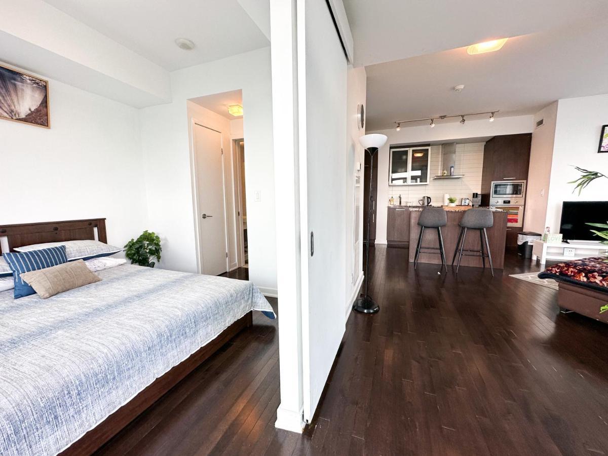 Luxury 2 Bedrooms With Lakeview Cn Tower Entertainment District Rogers Centre Toronto Zewnętrze zdjęcie