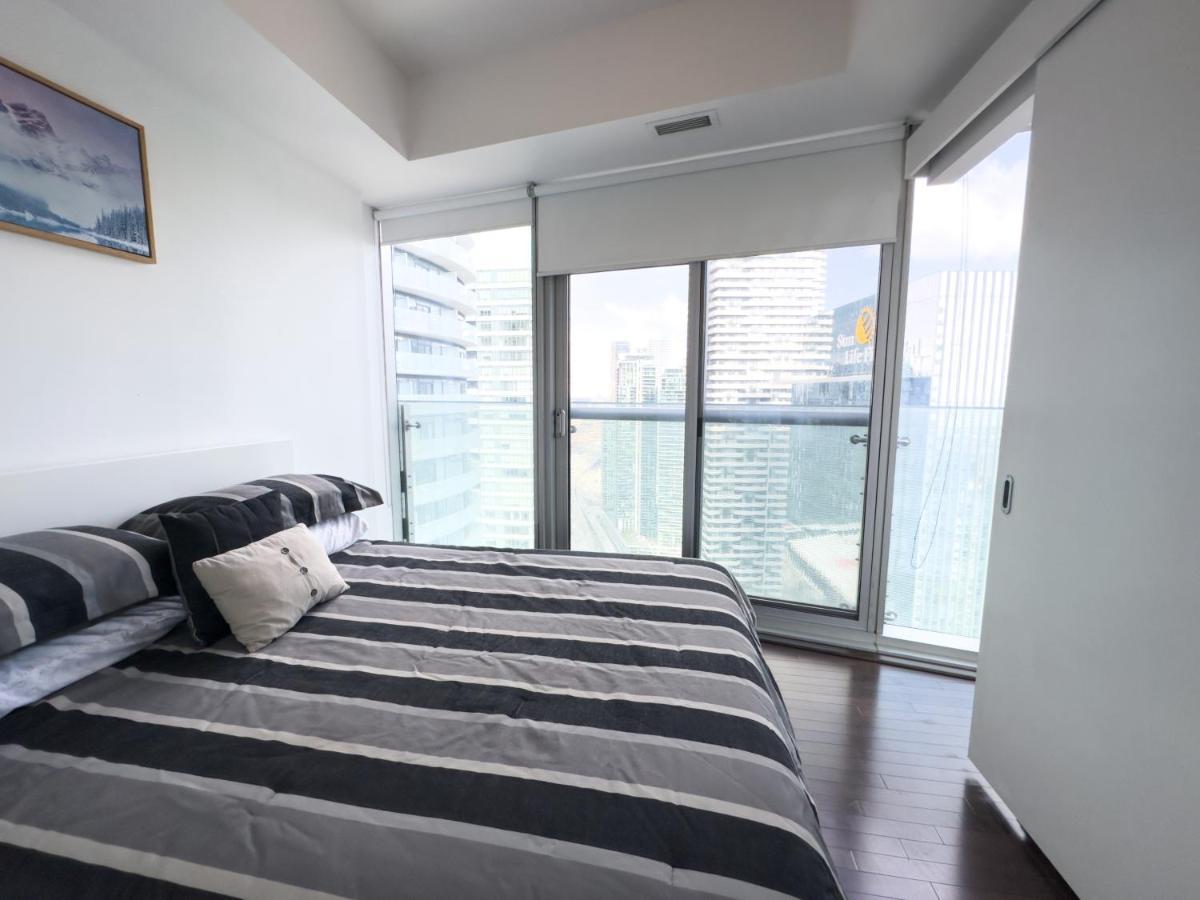 Luxury 2 Bedrooms With Lakeview Cn Tower Entertainment District Rogers Centre Toronto Zewnętrze zdjęcie