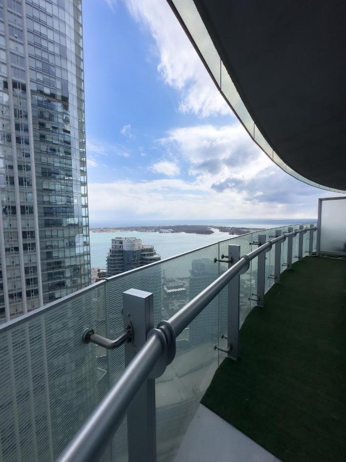 Luxury 2 Bedrooms With Lakeview Cn Tower Entertainment District Rogers Centre Toronto Zewnętrze zdjęcie