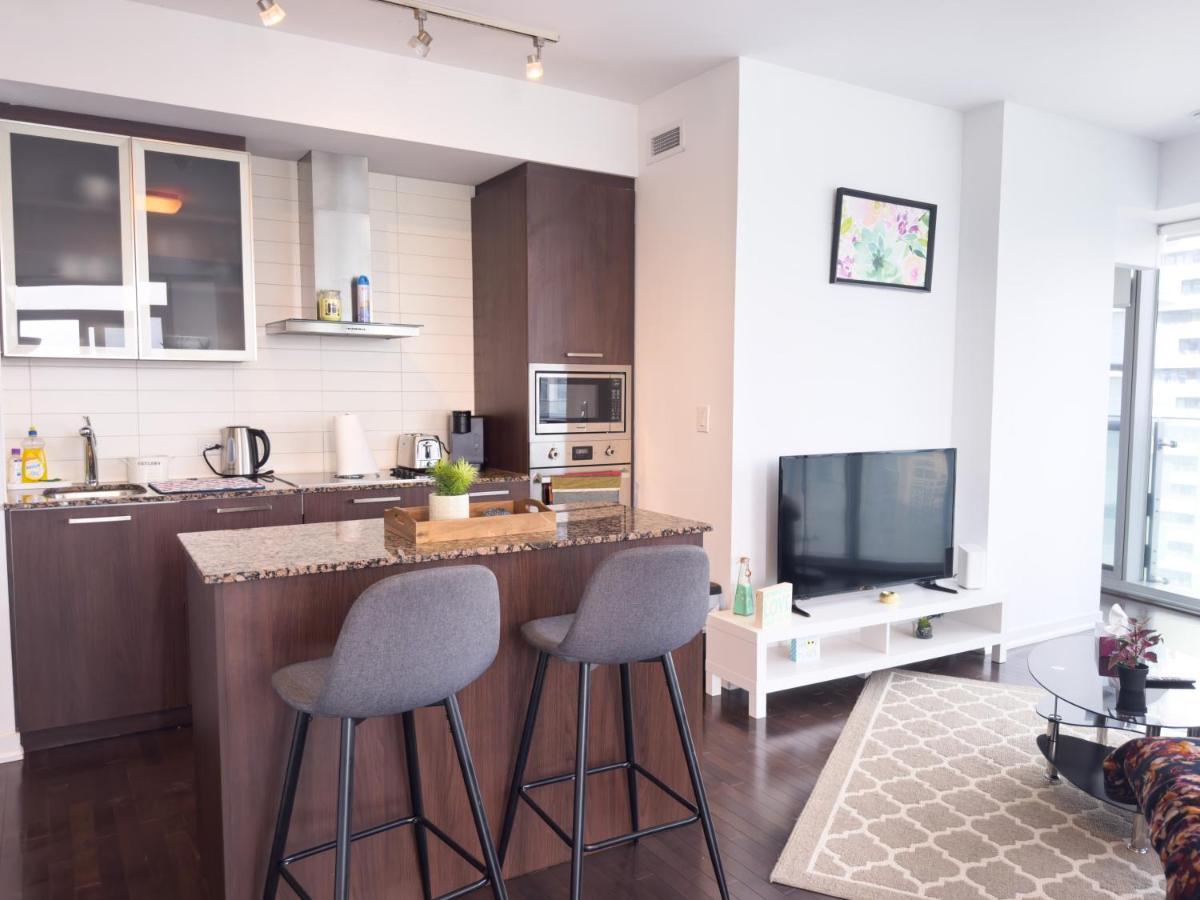 Luxury 2 Bedrooms With Lakeview Cn Tower Entertainment District Rogers Centre Toronto Zewnętrze zdjęcie